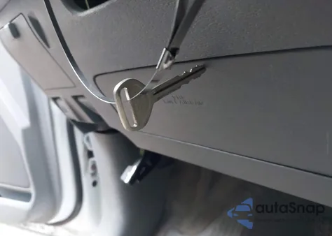 2013 Toyota Sienna из США, поврежденный, VIN 5TDZK3DC4DS349916